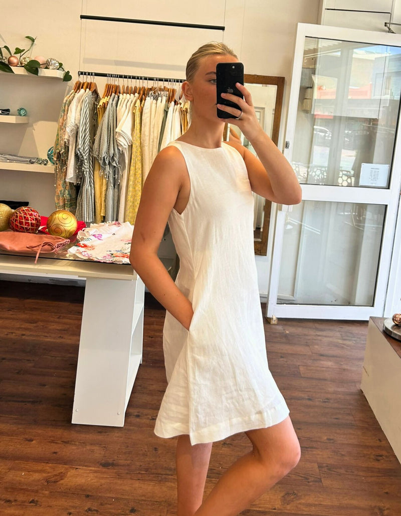 Apex A Line Sleeveless Shift Dress in White